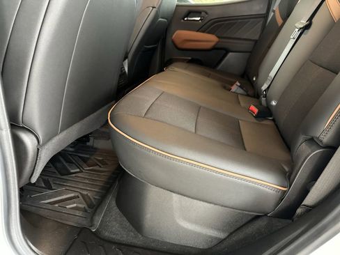 Used 2025 GMC Canyon AT4 image 28