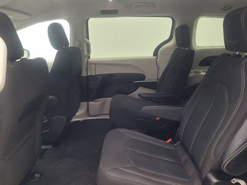 Used 2024 Chrysler Voyager LX FWD image 18