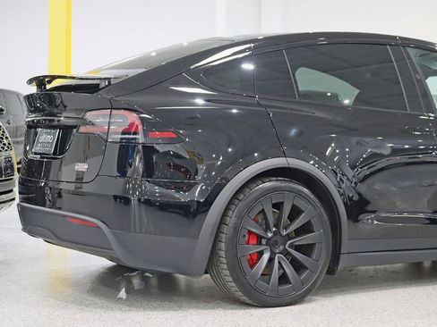 Used 2023 Tesla Model X Plaid image 7