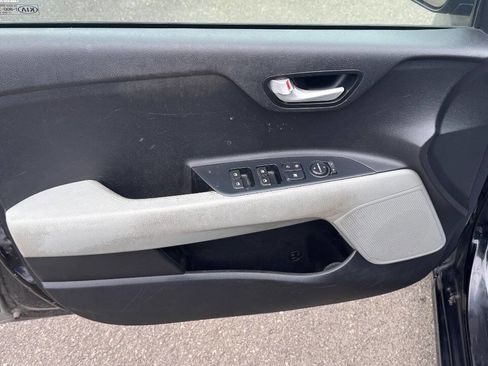 Used 2018 Kia Rio S image 12