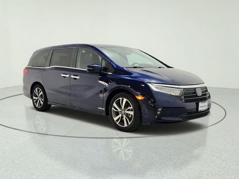 Used 2023 Honda Odyssey Touring image 3
