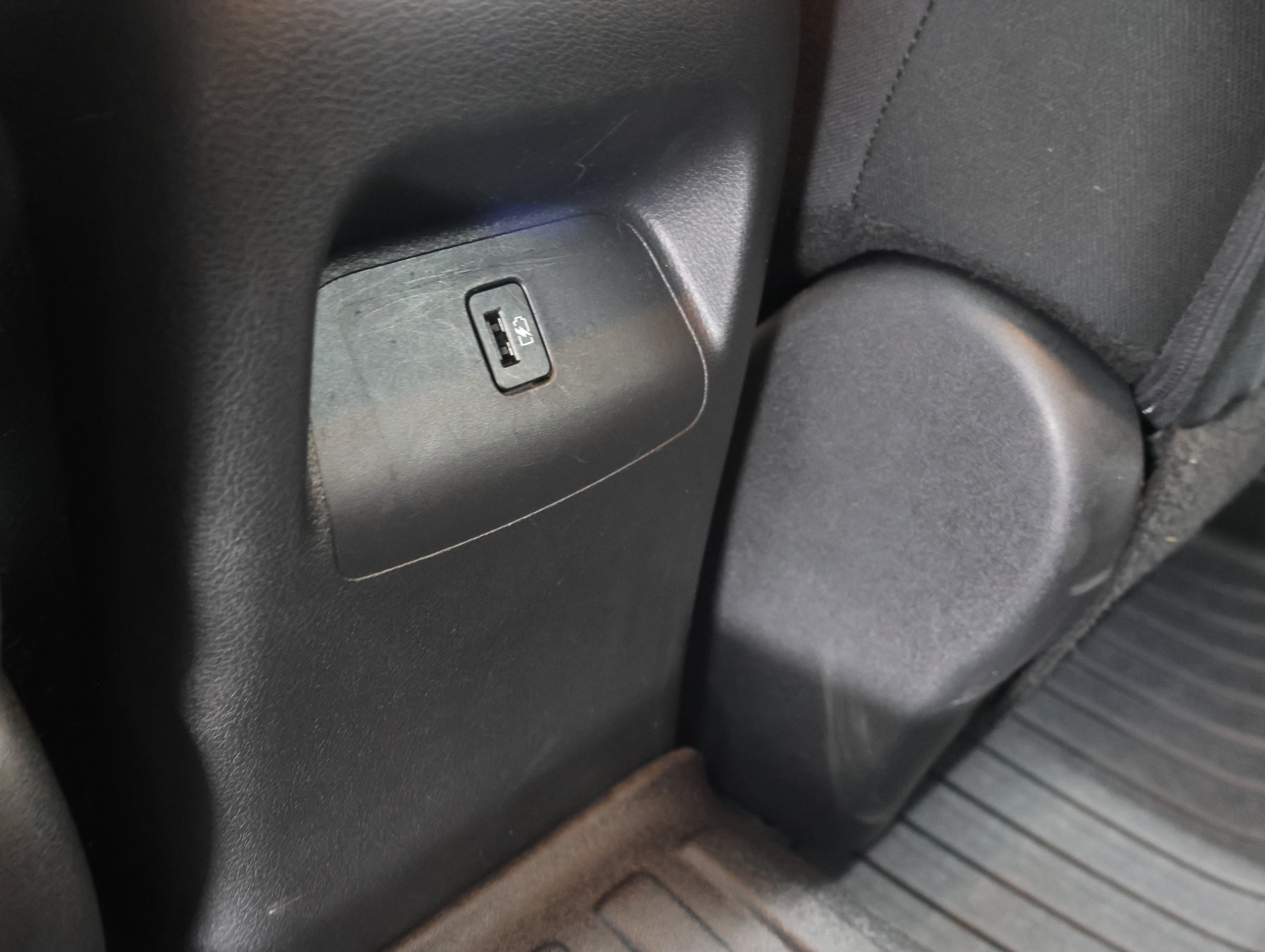 Used 2024 Nissan Sentra SV FWD image 31