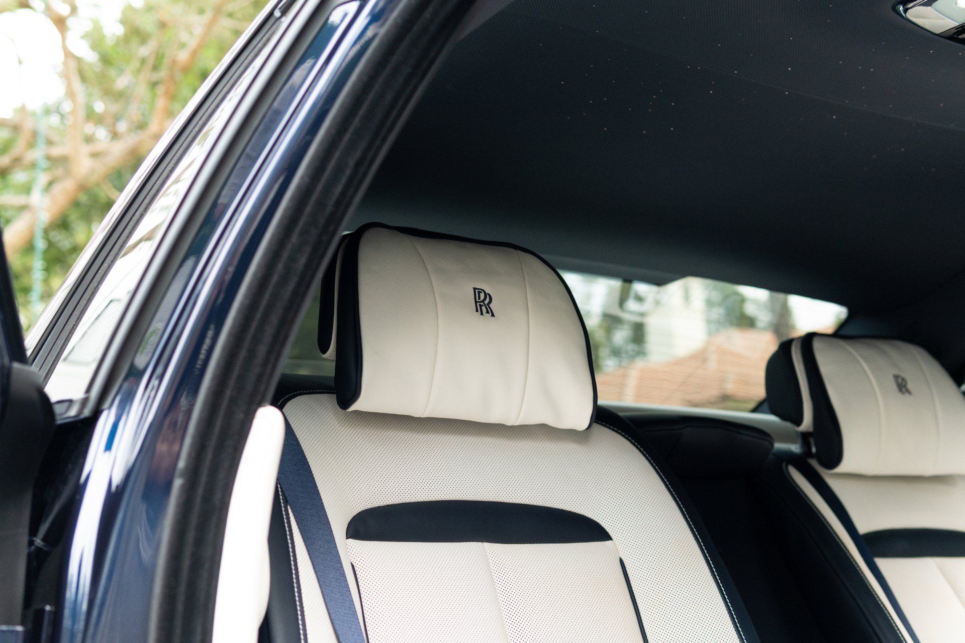 Used 2023 Rolls-Royce Ghost Black Badge w/ Black Badge Ghost Package AWD/4WD image 71