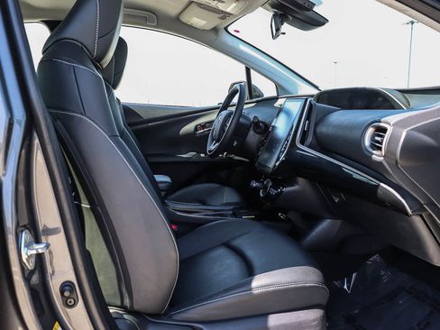 Used 2022 Toyota Prius Prime XLE image 15