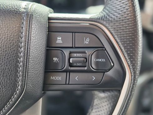 Used 2025 Toyota Tundra Limited AWD/4WD image 27