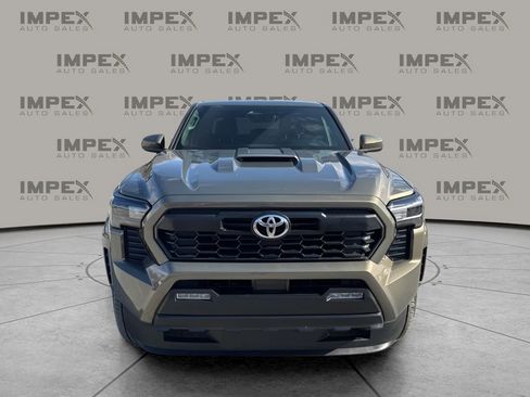 Used 2025 Toyota Tacoma TRD Sport image 8