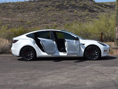 Used 2022 Tesla Model 3 Performance AWD/4WD image 10