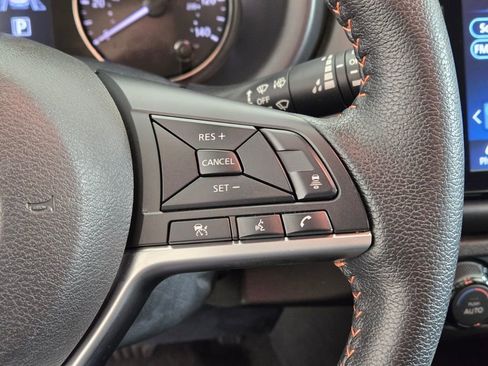 Used 2022 Nissan Kicks SR w/ Premium Package FWD image 27