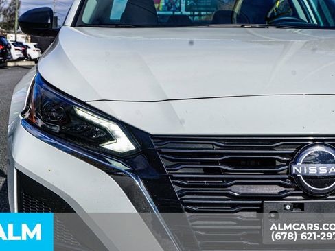 Used 2025 Nissan Altima 2.5 SV image 12