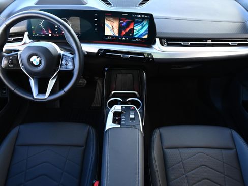 Certified 2025 BMW X2 xDrive28i image 13