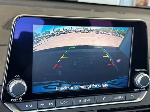 Used 2025 Nissan Altima 2.5 SV FWD image 18