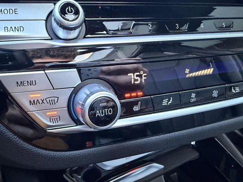 Used 2021 BMW X3 xDrive30i w/ M Sport Package image 25