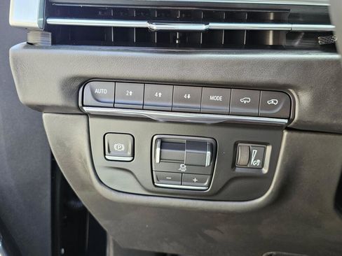 Used 2025 Cadillac Escalade Sport Platinum AWD/4WD image 30