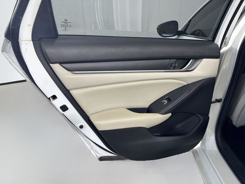 Used 2018 Honda Accord LX image 26
