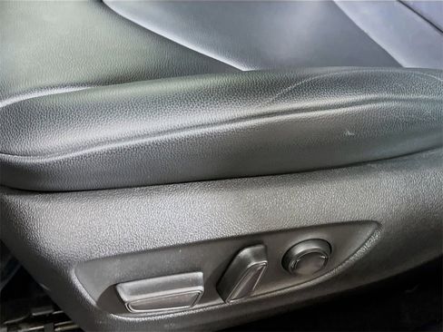 Certified 2024 Toyota Highlander XLE image 18