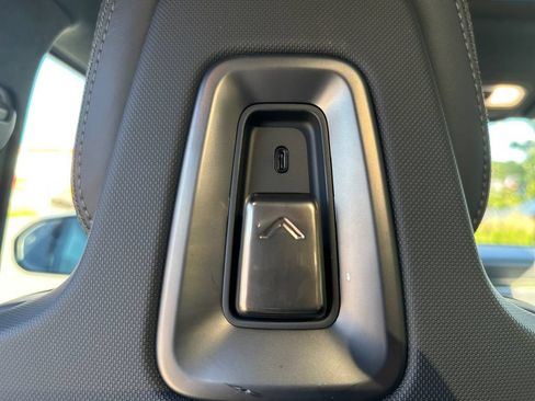 Used 2023 Rivian R1S Adventure AWD/4WD image 19