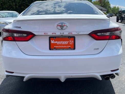 Used 2021 Toyota Camry SE FWD image 6