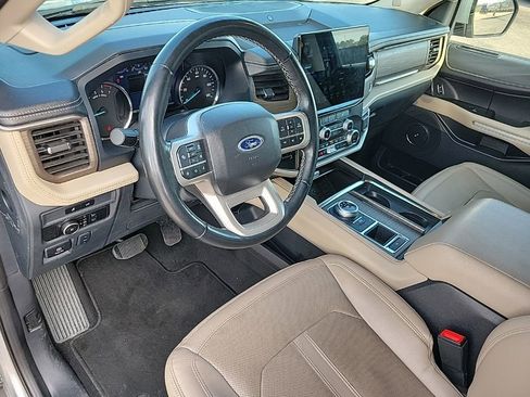 Used 2023 Ford Expedition Limited image 10