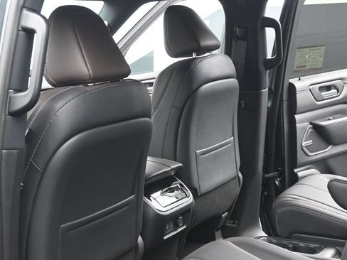 New 2026 Nissan Armada SL w/ Captain's Chari Seat Package AWD/4WD image 19