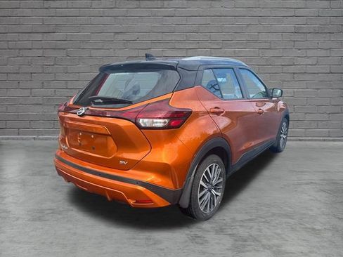 Used 2021 Nissan Kicks SV FWD image 3