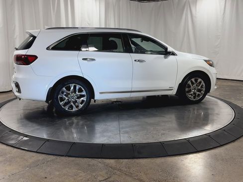 Used 2019 Kia Sorento SX image 2