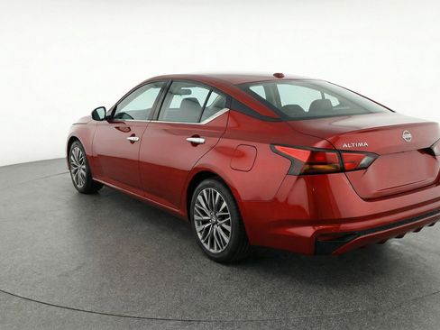 Used 2025 Nissan Altima 2.5 SV image 6