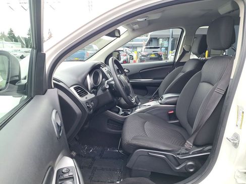 Used 2019 Dodge Journey SE image 11