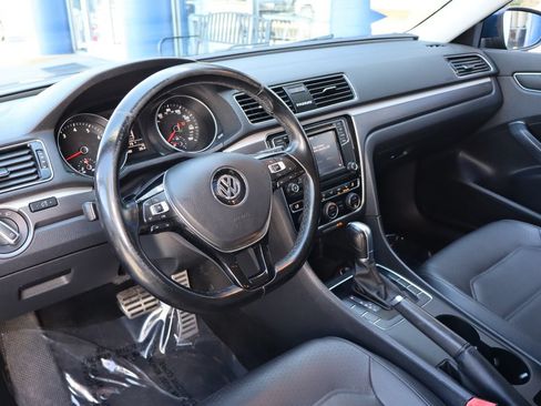 Used 2018 Volkswagen Passat 2.0T S FWD image 9