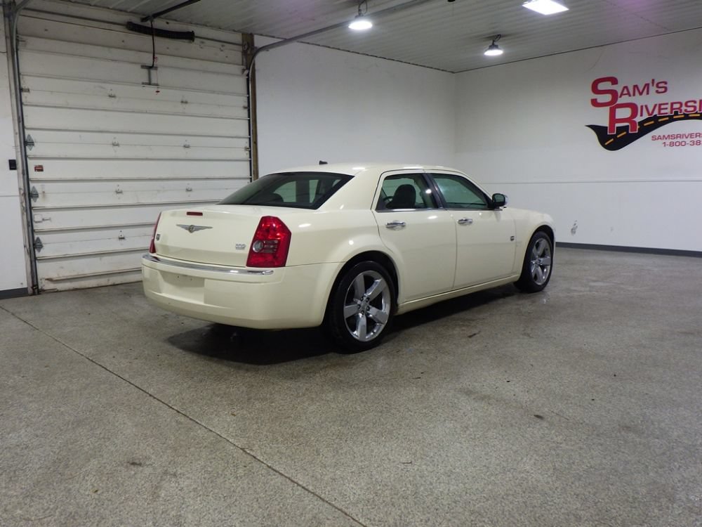 Used 2008 Chrysler 300 Touring RWD image 4