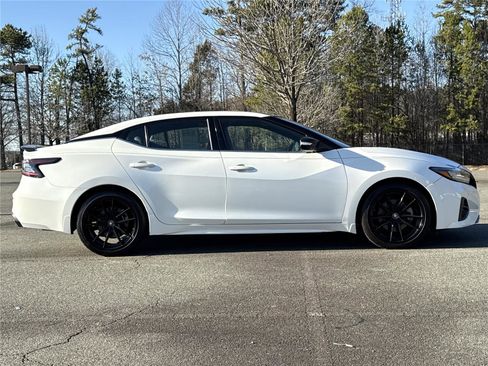 Used 2023 Nissan Maxima SR w/ Sport Mat Group FWD image 28