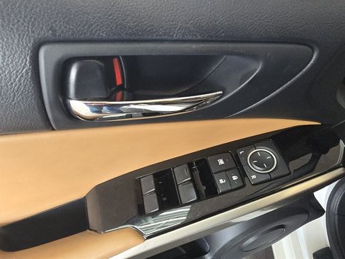 Used 2016 Lexus IS 200t image 17