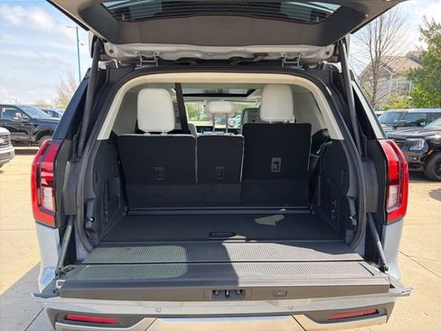 New 2026 Ford Expedition Platinum w/ Platinum Ultimate Package AWD/4WD image 6