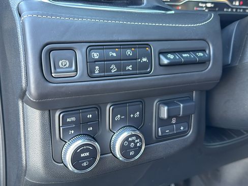 Used 2023 GMC Yukon Denali Ultimate image 13