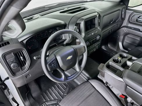 Used 2022 Chevrolet Silverado 1500 Custom RWD image 2