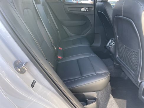 Used 2025 Volvo XC40 B5 Core image 21