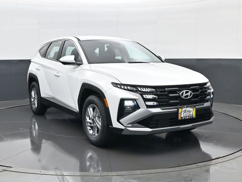 New 2026 Hyundai Tucson SE FWD image 3