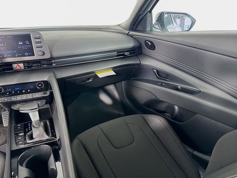 New 2026 Hyundai Elantra SEL Sport Premium image 24