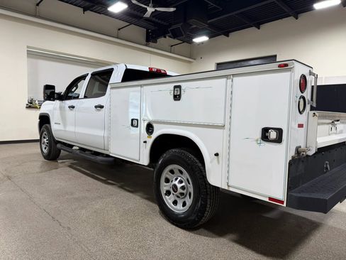 Used 2017 GMC Sierra 3500 4x4 Crew Cab w/ Snow Plow Prep Package image 20