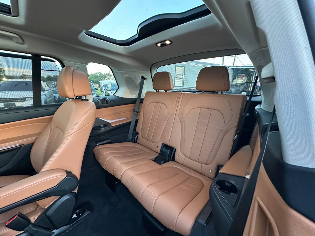 Used 2020 BMW X7 xDrive40i w/ Premium Package AWD/4WD image 26