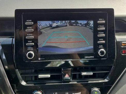 Used 2021 Toyota Camry SE FWD image 11