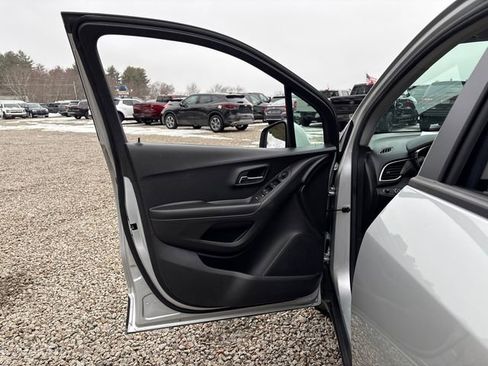 Used 2021 Chevrolet Trax LS w/ Tint and Cruise Package image 17
