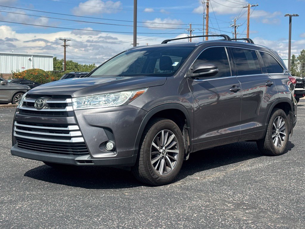 Used 2017 Toyota Highlander XLE AWD/4WD image 4
