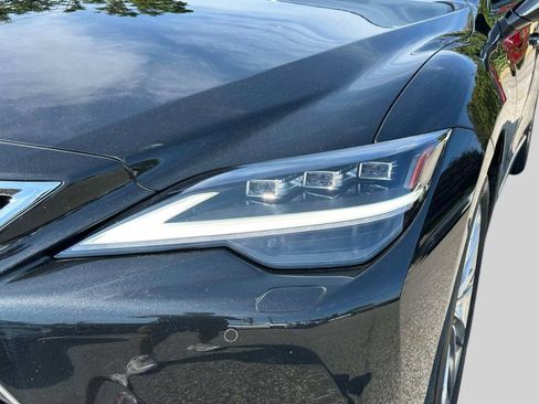 Used 2022 Lexus LS 500 AWD w/ Interior Upgrade Package image 9