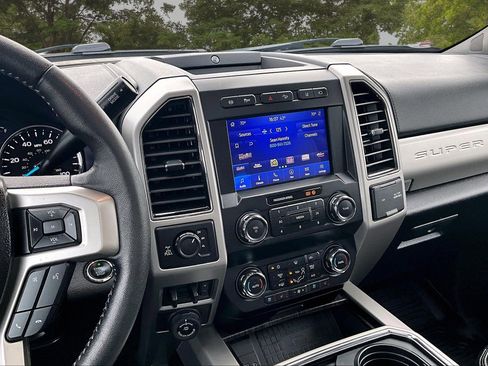 Certified 2020 Ford F350 Lariat image 9