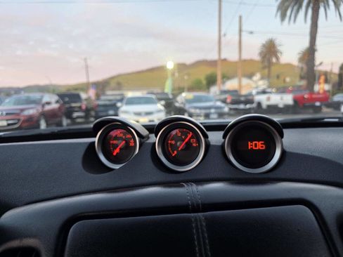 Used 2009 Nissan 370Z Touring w/ Sport Pkg image 11