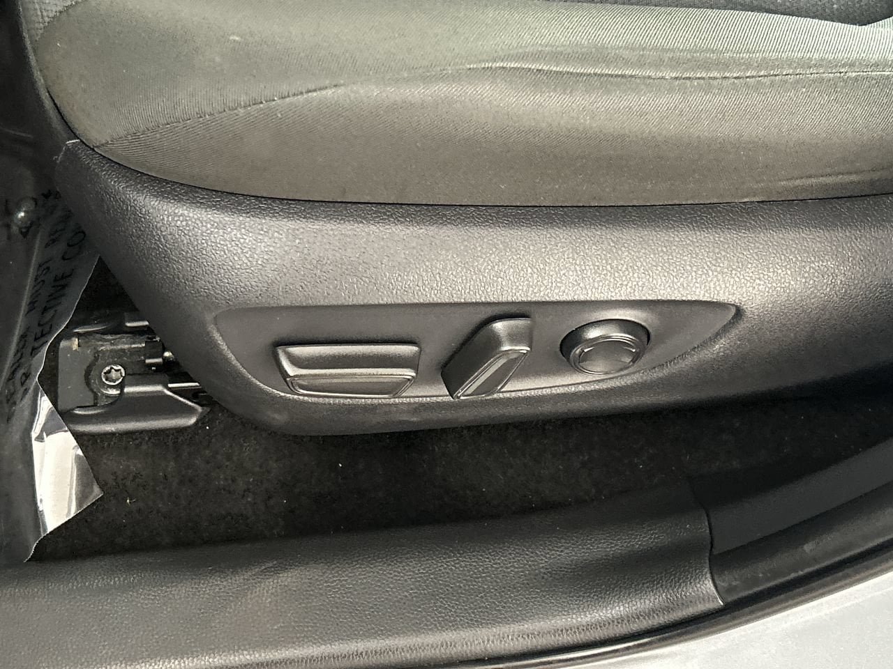 Used 2025 Toyota RAV4 XLE FWD image 20