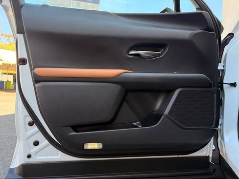 Certified 2022 Lexus UX 200 image 28