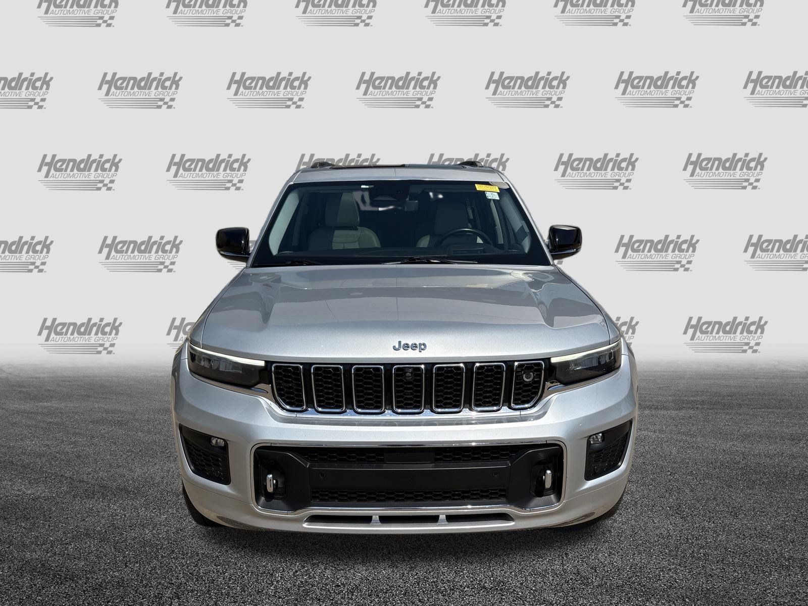 Used 2021 Jeep Grand Cherokee L Overland w/ Advanced Protech Group III AWD/4WD image 3
