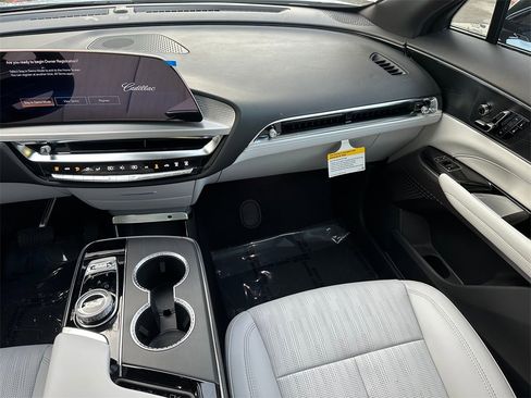 New 2026 Cadillac Lyriq Sport image 18