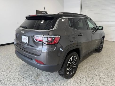 Used 2023 Jeep Compass Limited AWD/4WD image 3